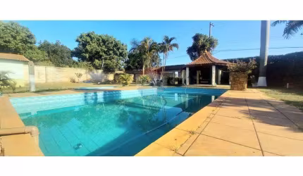 Chácara para alugar em Chácaras De Recreio - 2000 de 400.00m² com 2 Quartos, 1 Suite e 20 Garagens