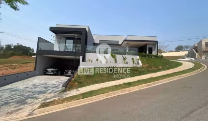 Casa para venda em Residencial Fazenda Santa Rosa - Fase 1 de 217.00m² com 3 Quartos, 3 Suites e 5 Garagens