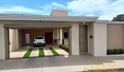 Casa para venda em Planalto Paraíso de 145.00m² com 3 Quartos, 1 Suite e 4 Garagens