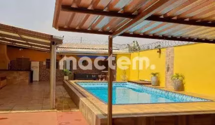 Prédio Comercial para venda em Jardinópolis de 275.00m² com 2 Quartos