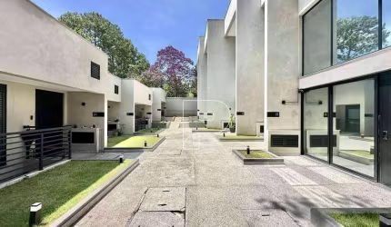 Casa de Condomínio para venda em Granja Viana de 169.00m² com 2 Quartos, 2 Suites e 2 Garagens