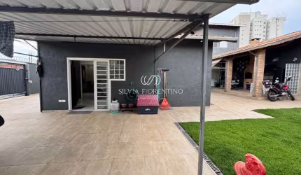 Casa para venda em Cidade Jardim de 323.00m² com 3 Quartos, 1 Suite e 2 Garagens