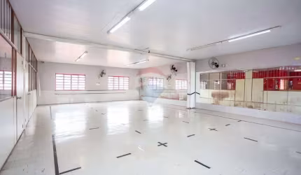 Prédio Comercial para venda em Hugo Lange de 367.00m² com 3 Quartos e 2 Garagens