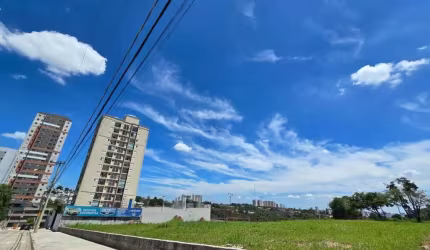 Terreno para venda em Parque Campolim de 2121.00m²