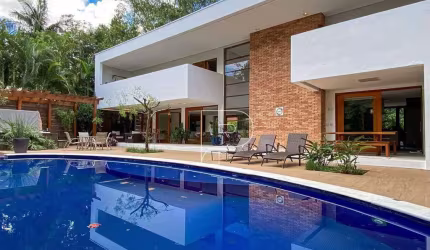 Casa de Condomínio para venda em Granja Viana de 495.00m² com 4 Quartos, 2 Suites e 4 Garagens