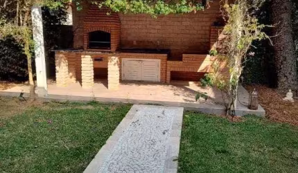Casa de Condomínio para venda em Aldeia Da Serra de 230.00m² com 3 Quartos, 1 Suite e 4 Garagens