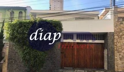 Excelente sobrado comercial no bairro Santana com 3 dormitórios planejados, sendo 1 suíte, ampla sala de estar e sala de jantar, sacada grande, cozinh