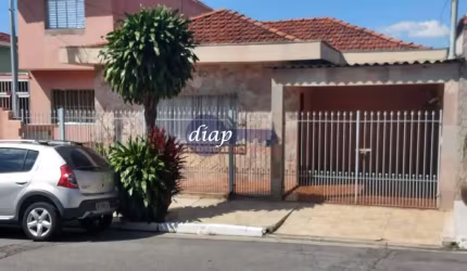 Ótima oportunidade!!! Excelente imóvel para renda no Parque São Luis, com 3 casas e 1 salão. Casa 1: com 2 dormitórios, sala, banheiro, copa ampla e c