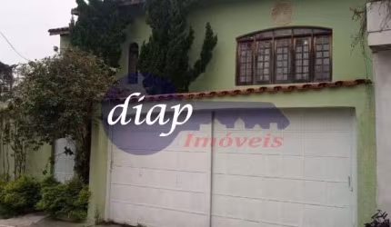 Excelente casa no bairro Horto Florestal com 3 dormitórios, sendo 1 suíte, copa e  cozinha americana com armários planejados, sala para três ambientes