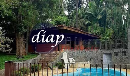 Excelente casa na Vila Albertina com 3 dormitórios, sendo 3 suítes, uma suíte com closet e duas suítes americanas com closet e ar condicionado, sala p