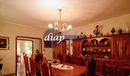 Excelente sobrado no bairro Jardim São Bento com 4 dormitórios com armários embutidos, sendo 4 suítes,  ampla sala para 3 ambientes e sala de jantar,