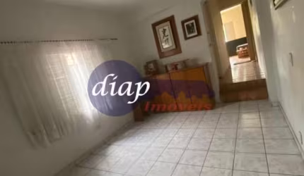 Excelente sobrado em Santa Paula, o imóvel possui 2 casas, uma em cada andar. Cada casa contém 4 dormitórios, sendo 2 suítes, 3 salas, 2 cozinhas, 1 c
