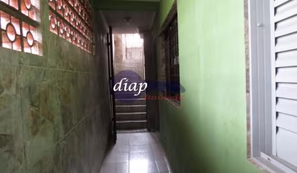 Ótima oportunidade!!! Imóvel com 3 casas no Jardim Oriental. A primeira casa possui 1 dormitório, cozinha, sala, banheiro, lavanderia e 1 vaga de gara