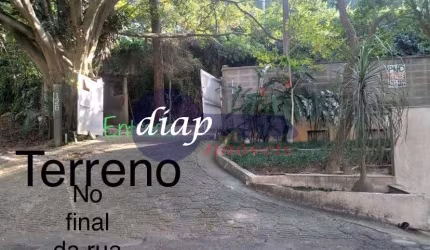 Excelente terreno na vila Lusitânia com 458 metros quadrados de área total, muito espaçoso e bem localizado no final de uma rua sem saída e muito tran