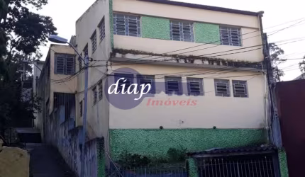 Prédio c/ mais de 10 Salas ideal para Escola - Pátio interno Prédio c/ 6 Áreas Residenciais Necessita Reforma Área ideal: para Colégio / Creche EMEI /