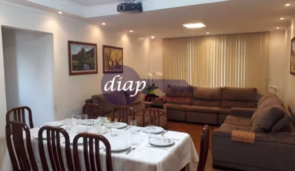 Apartamento no Tatuapé, com 129 M2 de área útil, hall de entrada e sala com dois ambientes, cinema em casa com som estéreo e tela de 80 polegadas, dat