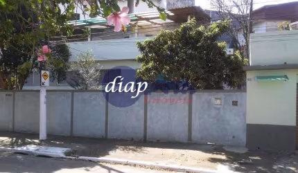Vende-se terreno 330m² com imóvel de 150m², em Avenida bem arborizada, com projetos aprovados HIS (12 a 29 unidades) apropriado para construtores ou m