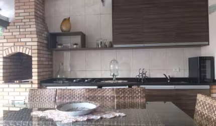 Casa em condomínio fechado (com piscina e salão de festas) bem localizada, próximo ao terminal são Caetano. Rua tranquila e próximo a todo comércio. I