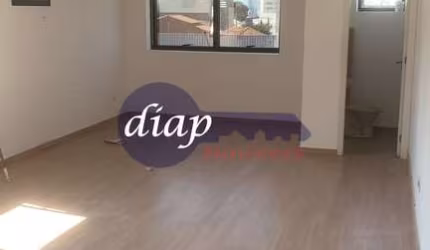 Ótima sala comercial no bairro Mooca com 40 metros quadrados, no edifício San Francisco Work center que oferece segurança e portaria 24 horas, com câm
