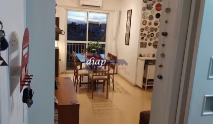 Apartamento com 3 dormitórios, cozinha planejada, sala, 2 banheiros, sacada, lavanderia e 1 vaga de garagem. Imóvel na Vila Talarico