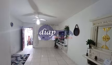 Excelente sobrado no bairro Penha de França com cômodos grandes, 2 dormitórios, sala para dois ambientes, copa e cozinha bem ampla, área de serviço, p