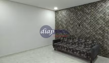 Apartamento no Pari com 2 dormitórios, sala, cozinha, lavanderia e 2 banheiros. Imóvel reformado com porcelanato, portas, janelas, gesso e elétrica