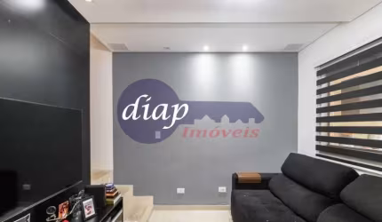 Lindo sobrado com 63 m² divididos em 2 dormitórios, sendo 1 suíte, lavabo, sala, cozinha, vaga coberta, área de serviço e varanda. Imóvel em uma excel