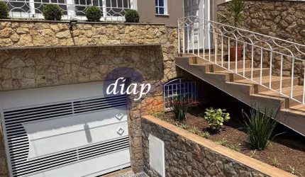 Lindo sobrado com excelente acabamento, porcelanato, laminado novo, gesso, iluminação, pintura nova, sala ampla, 4 dormitórios sendo 1 suíte, são 4 ba