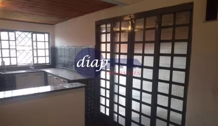 Ótimo imóvel para renda na Vila Formosa com 4 casas com 1 dormitório cada para aluguel. A primeira casa possui 1 dormitório, 1 pia, 1 banheiro e 1 tan