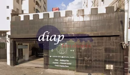 Excelente imóvel para renda na Vila Esperança com 1 salão comercial de duzentos metros quadrados, 1 casa de noventa metros quadrados e 1 sobrado com c