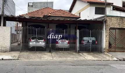 Excelente imóvel para Renda na Vila Aricanduva com 3 casas, cada uma com 1 dormitório, corredor lateral dividindo os espaços privativos de entrada, ág