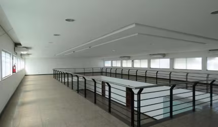 Alugo excelente espaço sendo 2º/ 3º piso no bairro Betânia