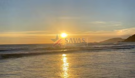LINDO TERRENO NA PRAIA BRAVA - NORTE DA ILHA