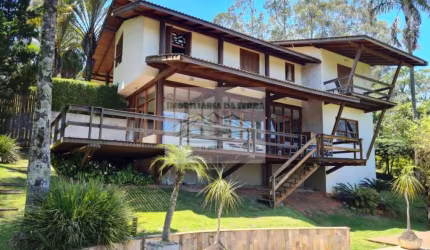 Casa à Venda em condomínio na Serra da Cantareira, Alpes da Cantareira. 3 Quartos, 3 Suítes, 4 Salas, 5 Banheiros, 2 Vagas e 250m² de Área.