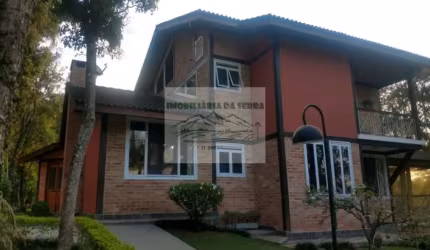 Serra da Cantareira: Casa à Venda em Parque Petrópolis Paulista, Mairiporã-SP - 4 Quartos, 1 Suíte, 4 Salas, 5 Banheiros, 7 Vagas de Garagem, 360,00 m² de Área. Lazer Completo!
