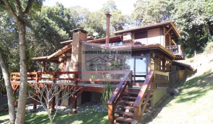 Casa de luxo no Condomínio Alpes da Cantareira: 4 quartos, 2 suítes, 3 salas, 6 banheiros, 4 vagas, 350m² - Mairiporã-SP.