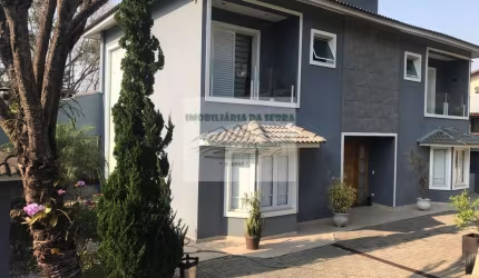 Imperdível oportunidade: Casa de 3 quartos e 3 suítes no Condomínio Suiça da Cantareira, Mairiporã-SP, com 300m².