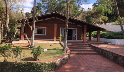 Imperdível oportunidade de casa à venda em Serra da Cantareira-SP, Parque Petrópolis Paulista: 3 quartos, 1 suíte, 2 salas, 3 banheiros, 390m².