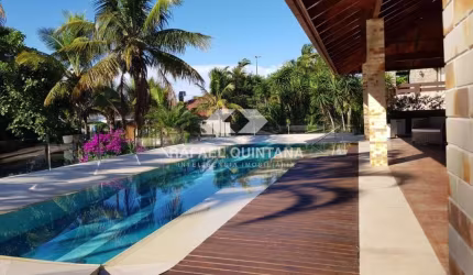 Casa à Venda com Piscina, 3 Quartos sendo 1 Suíte, 4 Vagas, Jurerê Internacional, Florianópolis - SC