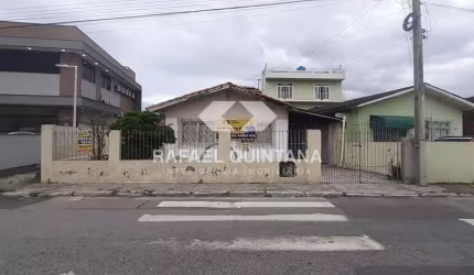 Casa Comercial à Venda, 3 Quartos, 3 Vagas, Kobrassol, São José - SC