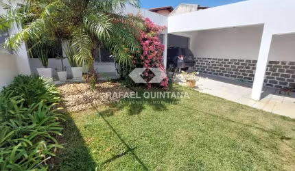 Casa 3 Quartos sendo 1 Suíte, 2 Vagas, em Barreiros, SJ, com 3 quartos sendo 1 suíte, 220m² Privativos e  380m² de Terreno