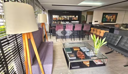 Apartamento à Venda, 4 Quartos sendo 2 Suítes, Mobiliado e Decorado, 325 m² Privativos, 3 Vagas, Centro, Florianópolis - SC