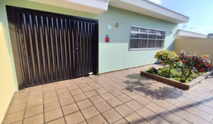 CASA TÉRREA COM 4 DORMITÓRIOS SENDO 1 SUÍTE E 4 VAGAS NO JAGUARIBE EM OSASCO