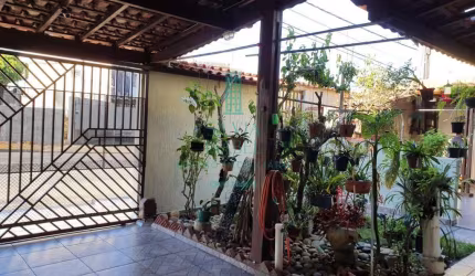Casa para Venda em Mogi das Cruzes, Vila Cintra, 3 dormitórios, 2 banheiros, 2 vagas