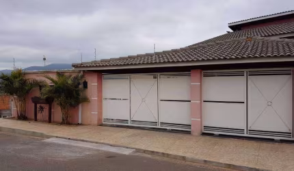 Casa com 3 dormitórios à venda de 320 m² no Jardim Real em Bom Jesus dos Perdões/SP - CA2103