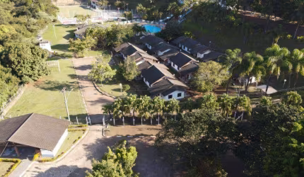 Chácara com 24 chalés à venda de 41430 m² no Jardim Estância Brasil em Atibaia/SP - CH0110