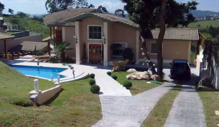 Casa com 3 suítes à venda de 400 m² na  Vila Santista em Atibaia/SP - CA1847