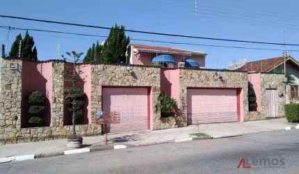 Casa com 4 dormitórios à venda de 582 m² no Alvinópolis em Atibaia/SP