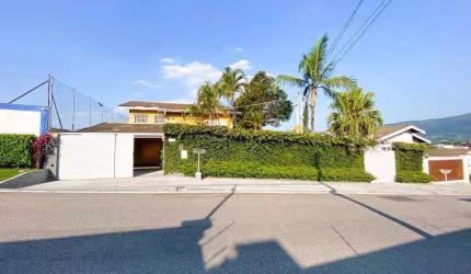 Casa com 3 dormitórios, sendo 02 suítes à venda, no Jardim do Lago em Atibaia/SP - CA3050