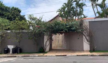 Casa com 4 suítes à venda com 700 m² no Jardim São Nicolau em Atibaia/SP - CA3284